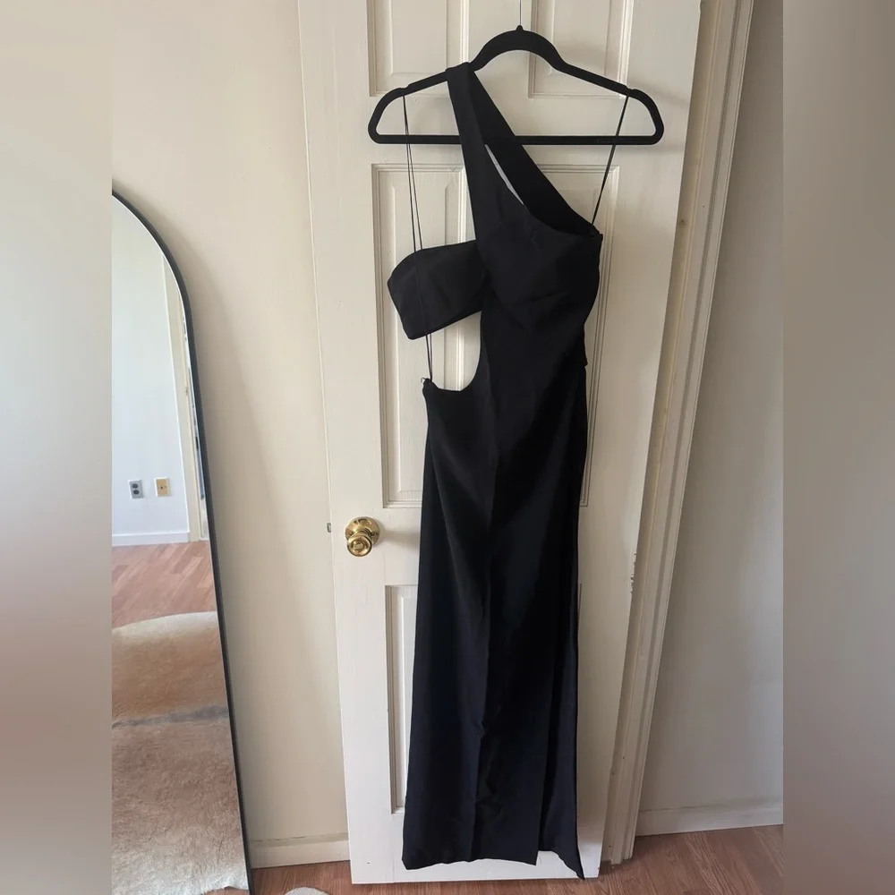 Mônot Black One Shoulder Dress - Picture 5 of 14
